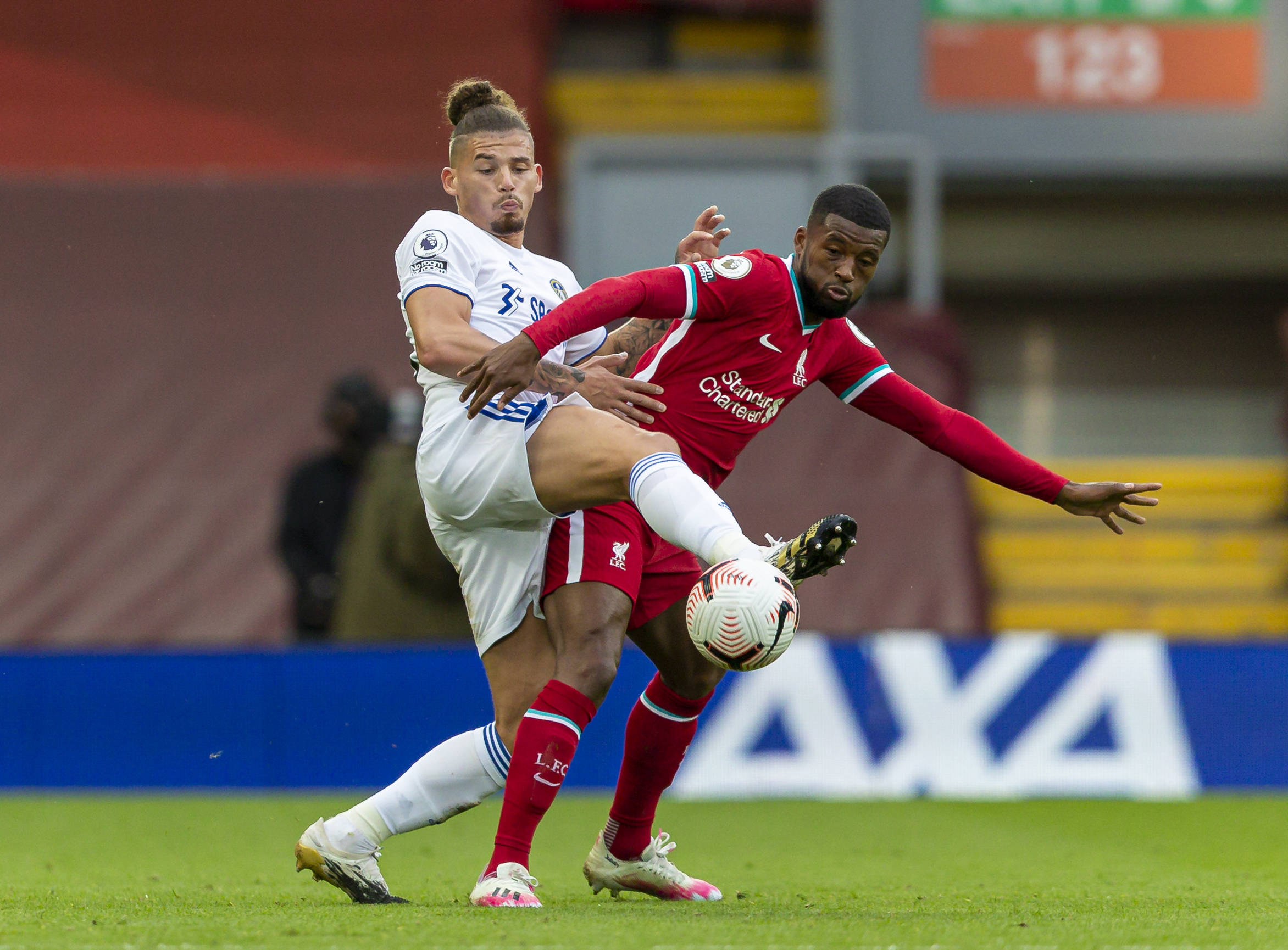 合作方面的 合作方面的